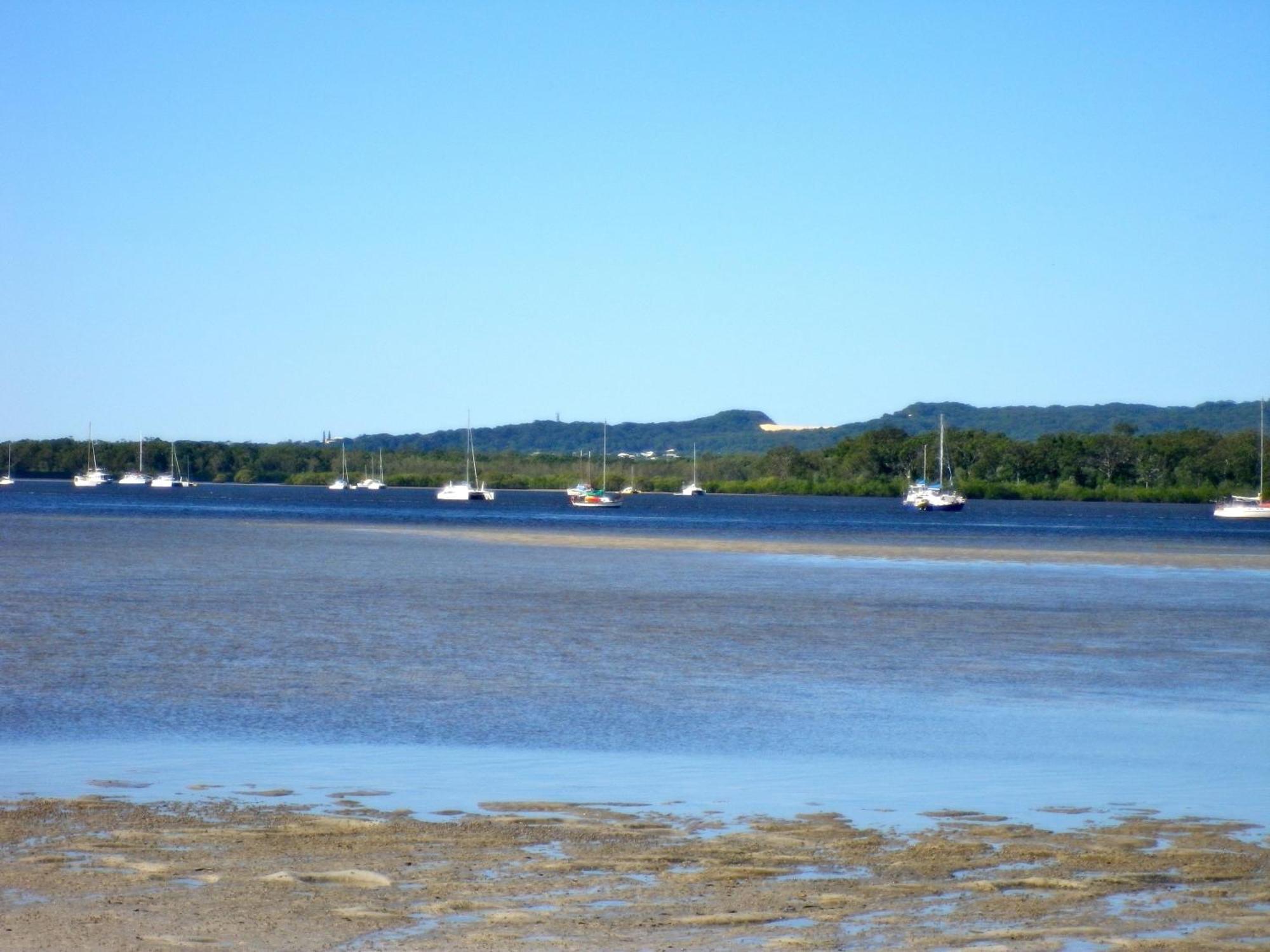 Tin Can Bay'S Sleepy Lagoon Motel Εξωτερικό φωτογραφία